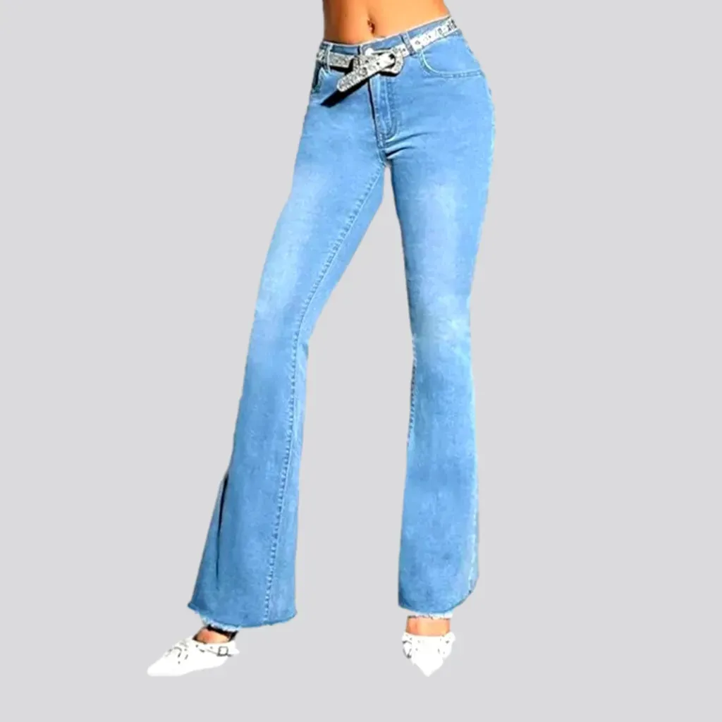 Light-wash low-waist jeans for ladies