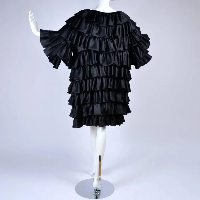 Oscar de la Renta Vintage Ruffle Evening Coat in Black Size Medium