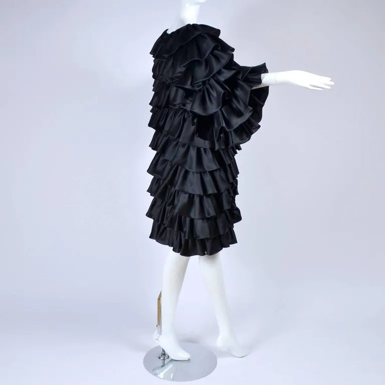 Oscar de la Renta Vintage Ruffle Evening Coat in Black Size Medium