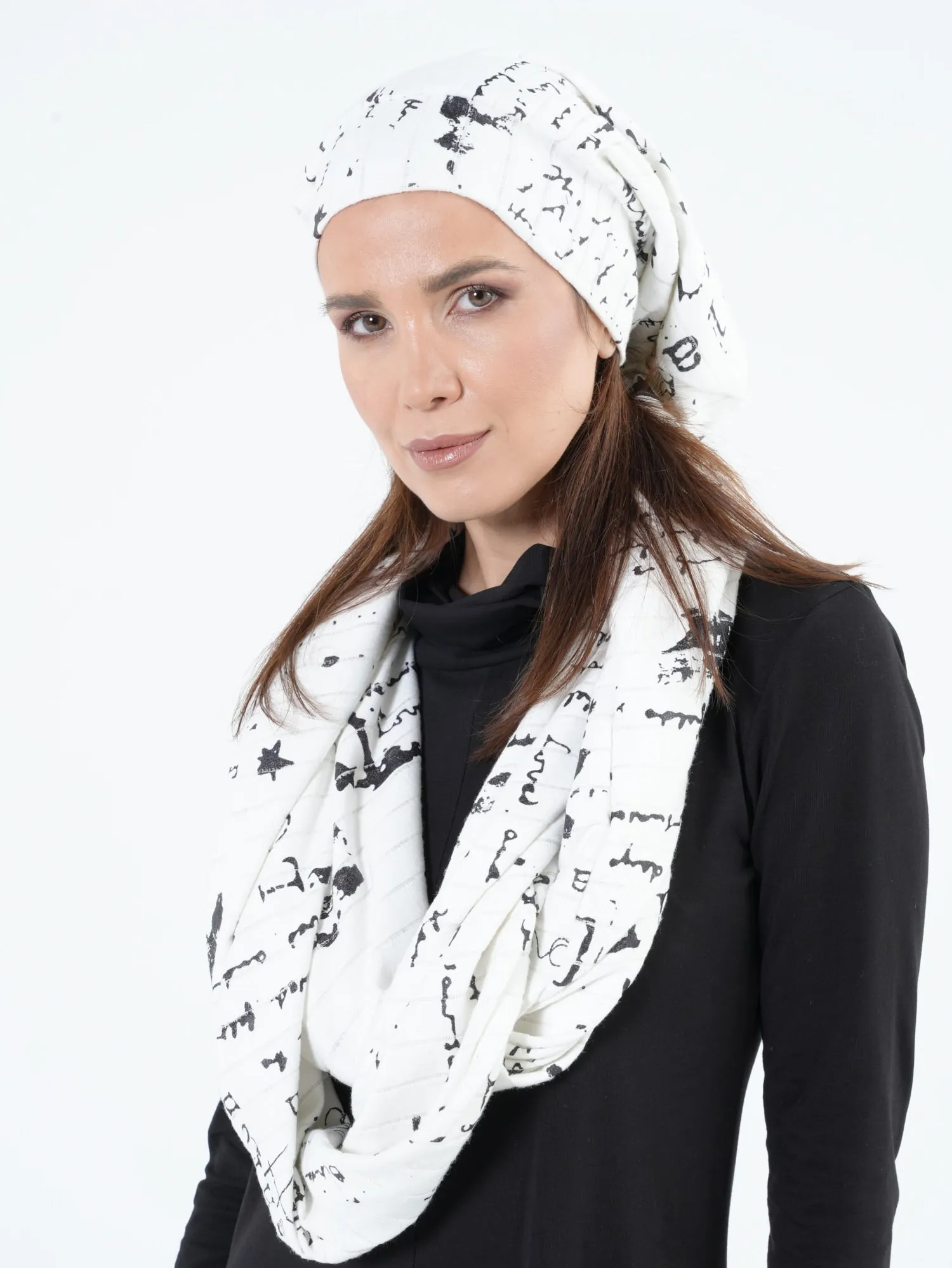 Set of Beanie and Scarf with Print