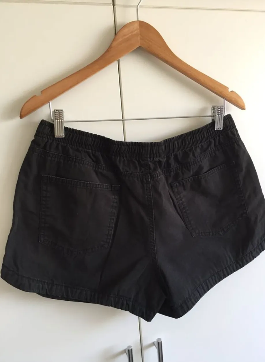 Size 14 DOTTI Black casual womens shorts