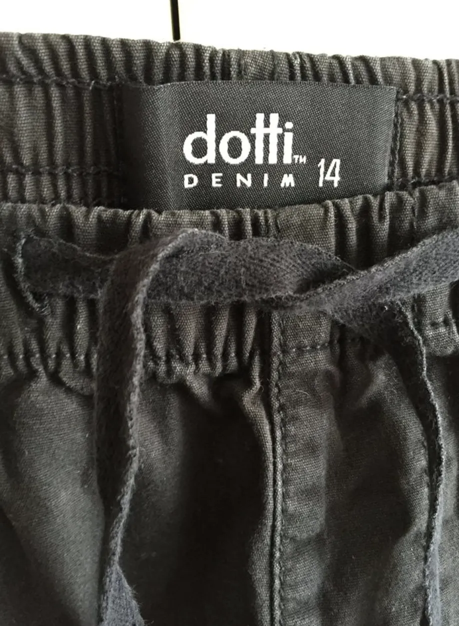 Size 14 DOTTI Black casual womens shorts