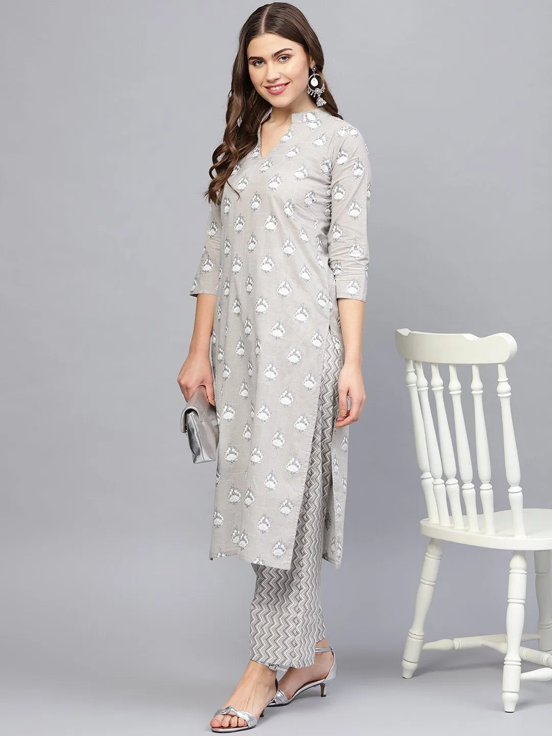 Women Grey & Off-White Printed Kurta With Trousers